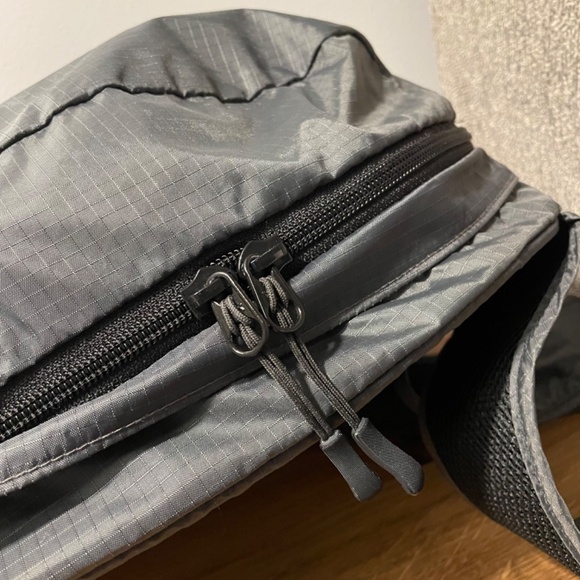 Mountain Equipment Co-op Backpack Lightweight Gray – LIKE NEW - Picture 8 of 14